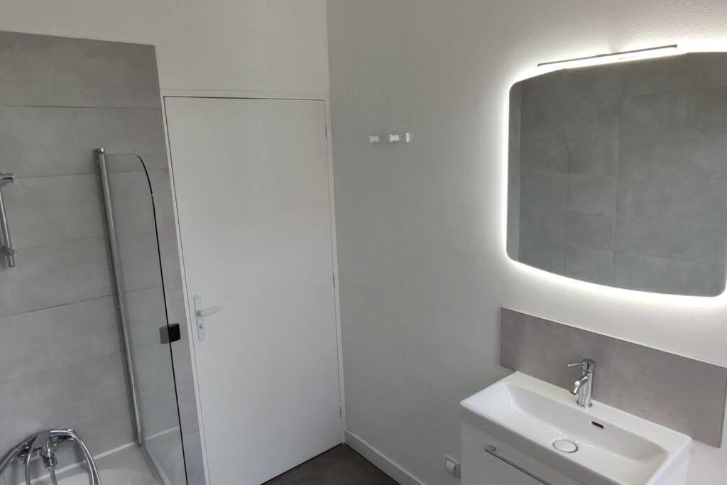 Maison Ronchin/Lille - Proche Toutes Commodites Exterior photo
